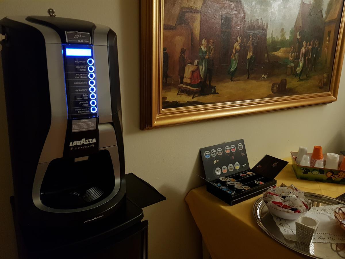 Mi Casa Es Tambien Tu Casa Vips Hotel เวโรนา ภายนอก รูปภาพ